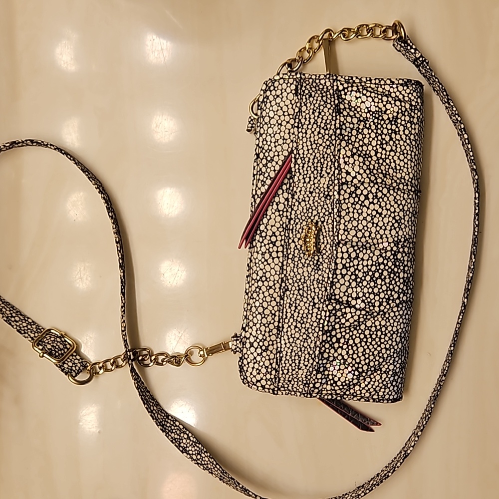 NWOT JC VEGAN LEATHER WALLET CROSSBODY
